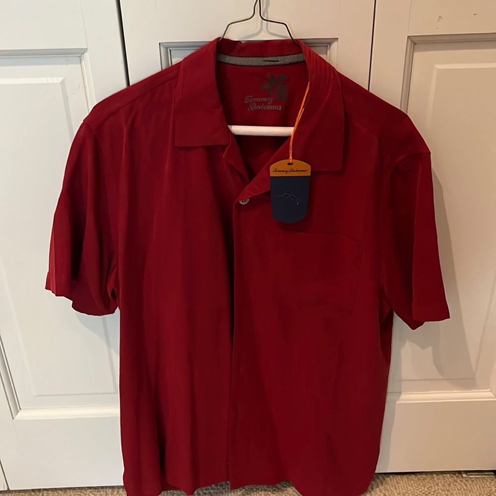 Genuine Tommy Bahama Short Sleeve Red Floral button down Shirt NEW WITH TAGS